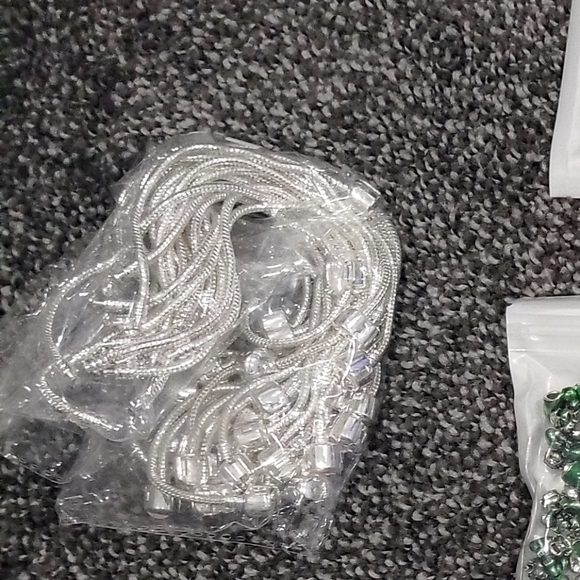 Star wars R2D2 charm - Picture 2 of 3